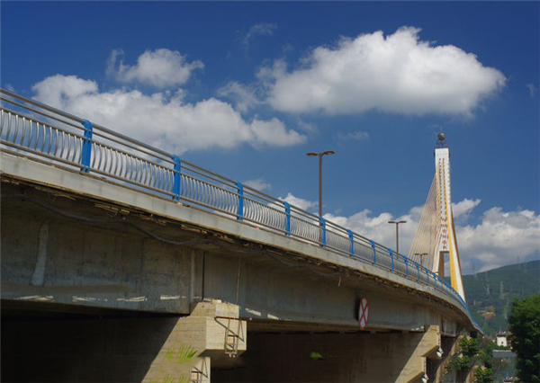 乐山304不锈钢桥梁护栏：安全、耐用与美观的完美结合