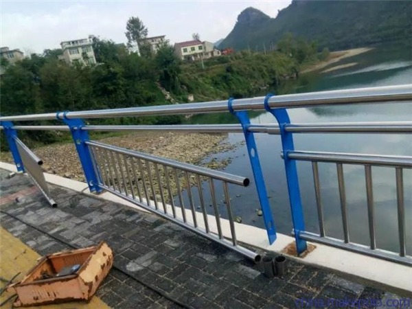 乐山不锈钢复合管护栏是一种卓越的防护材料