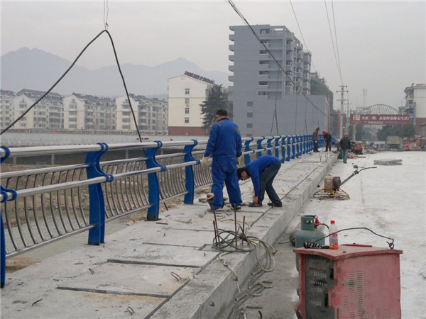 乐山不锈钢复合管护栏常见问题及解决方案